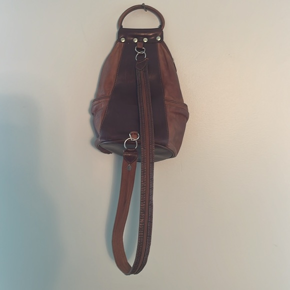 Fe Italian Leather backpack / sling bag Y2K - Picture 15 of 16